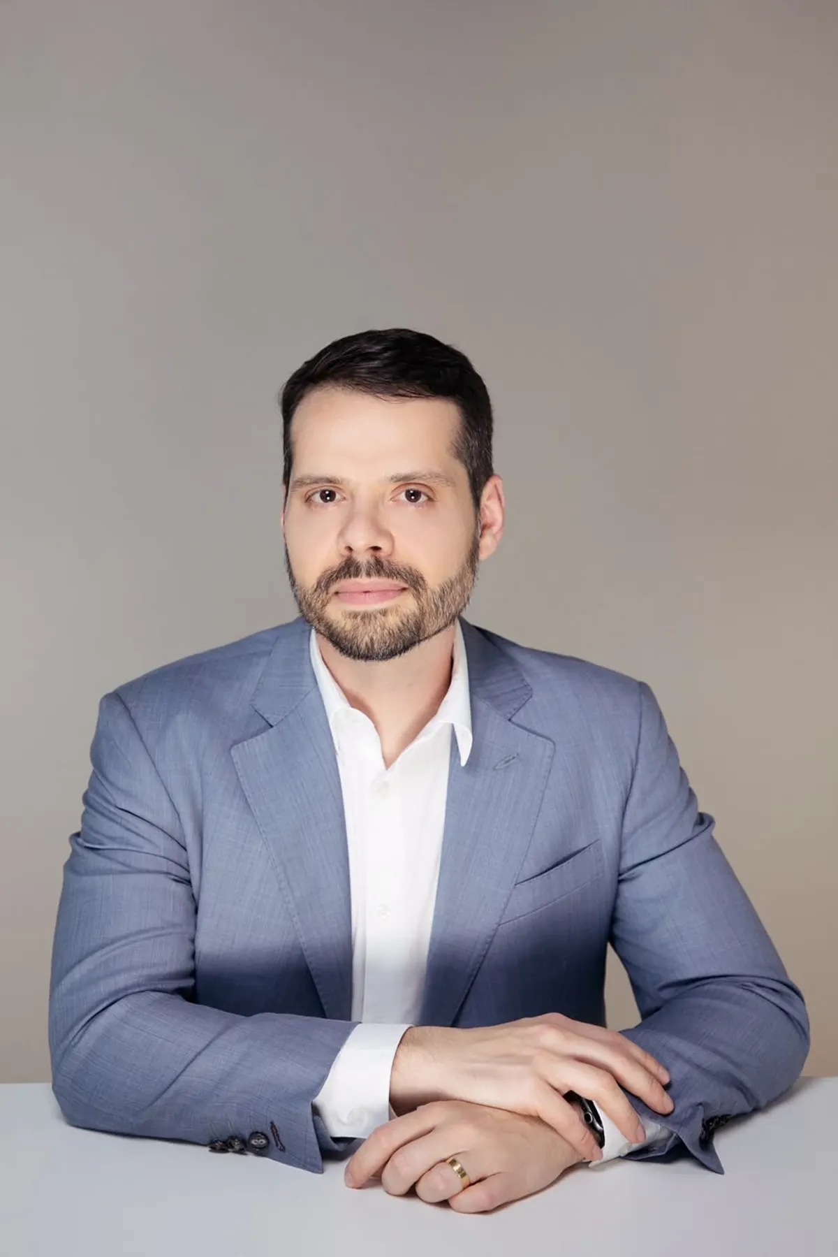 Dr. Adriano Borges, cirurgião plástico crânio-maxilo-facial em Brasília