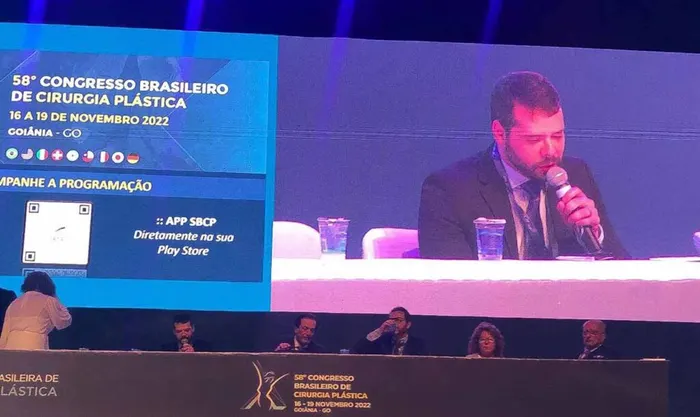 Dr. Adriano Borges em congresso de cirurgia plástica