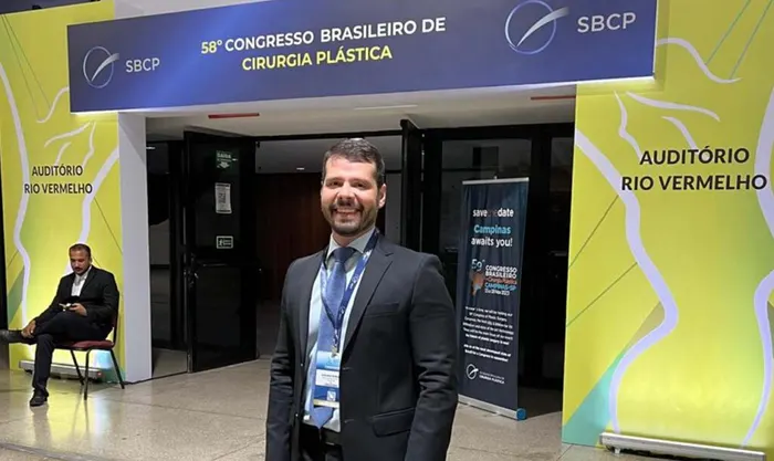 Dr. Adriano Borges em congresso de cirurgia plástica
